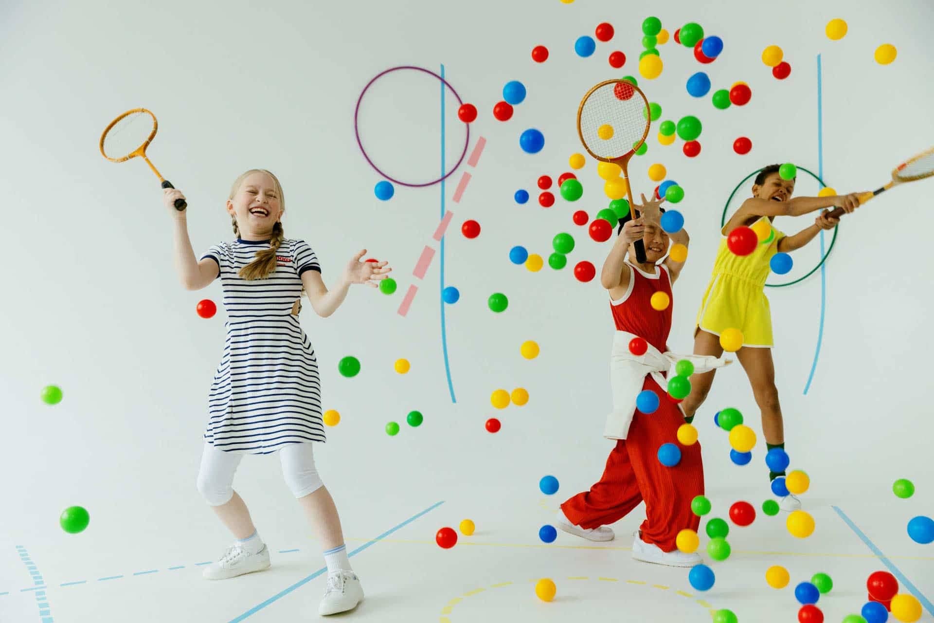 MP_Psychology_children_Playing_balls_and_raquets